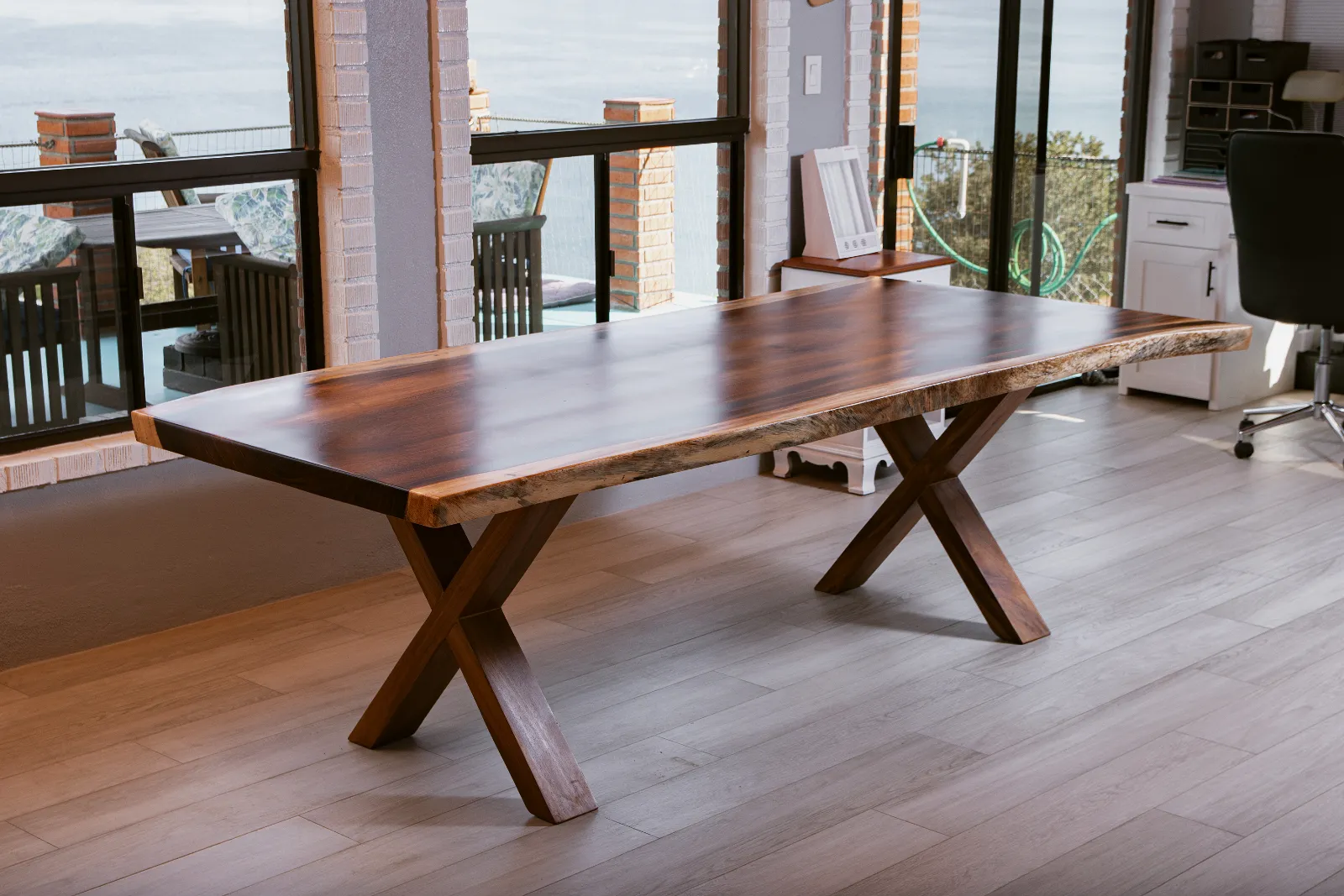 Grand X-Leg Jeanne’s Live Edge Dining Table
