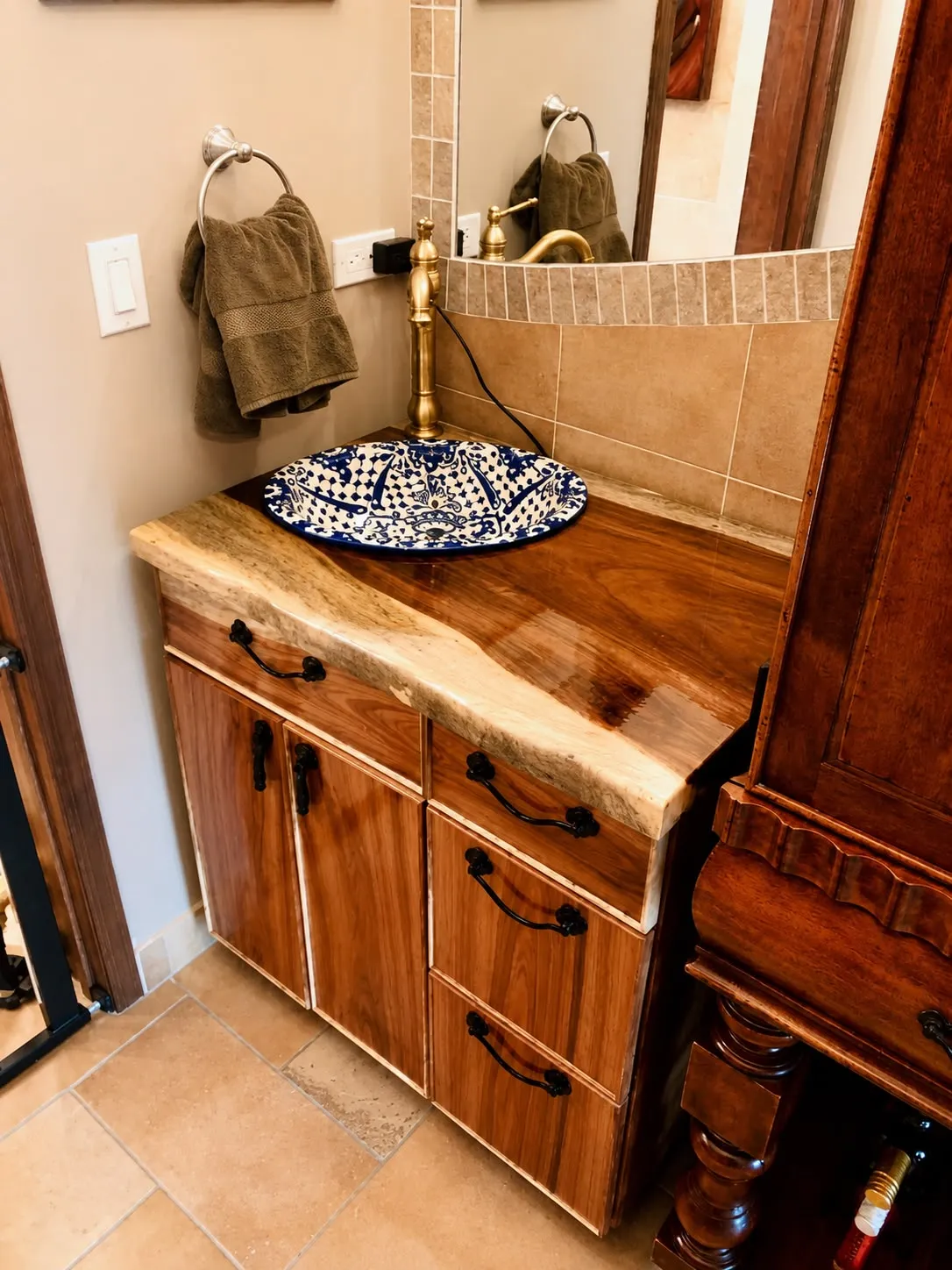 Bar sink
